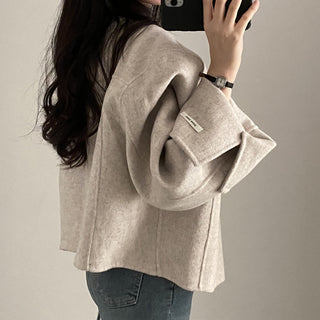 Retro V-neck single button short woolen coat