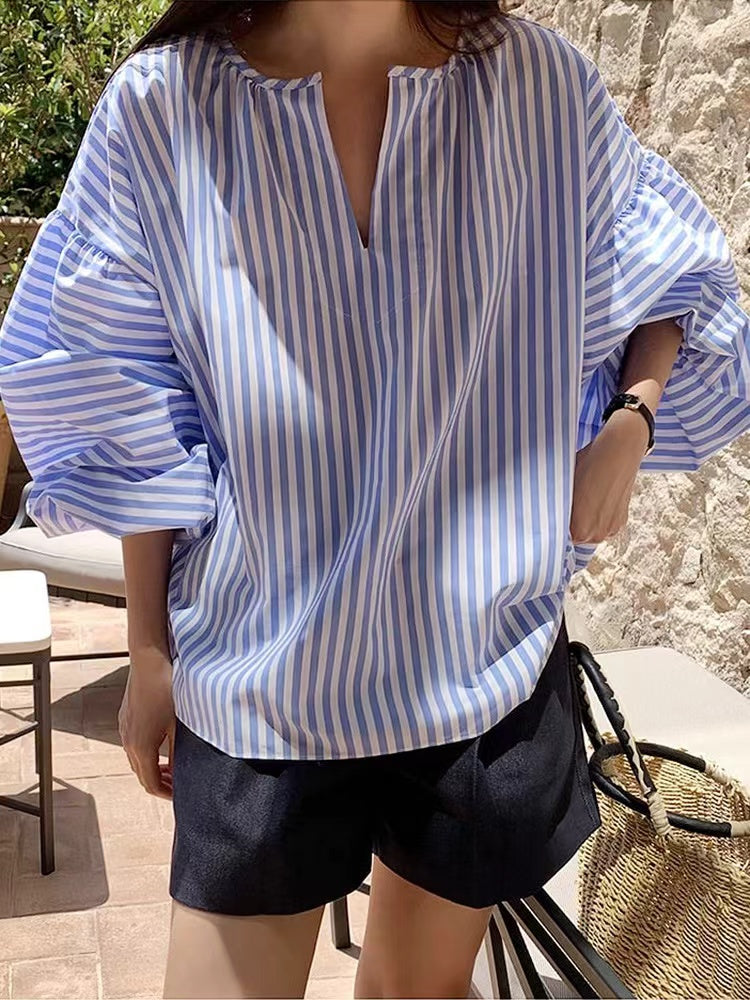Simple V-neck Shirt by painevida