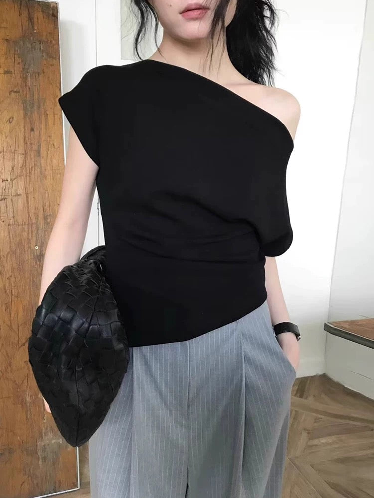 Pleated Off-Shoulder Irregular Versatile Top