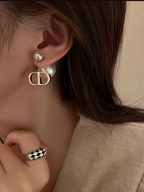 Elegant Pearl Earrings - PAINEVIDA