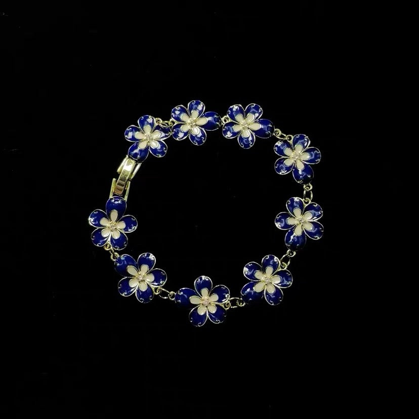 Vintage Small Peach Blossom Bracelet by painevida