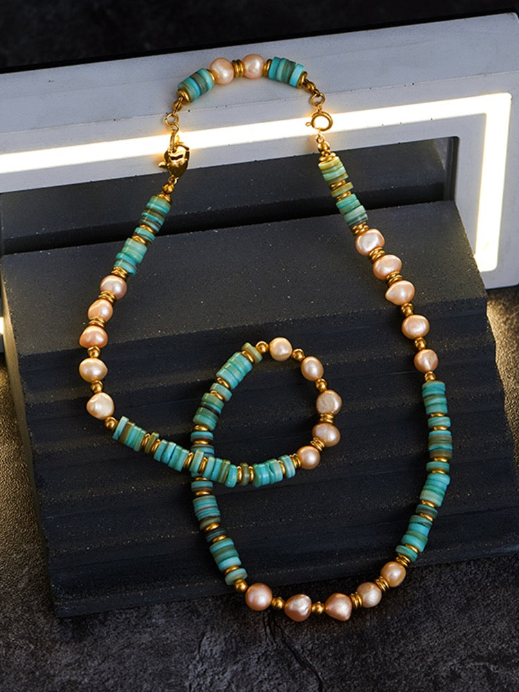Original Verdant Green Shell Pearl Necklace