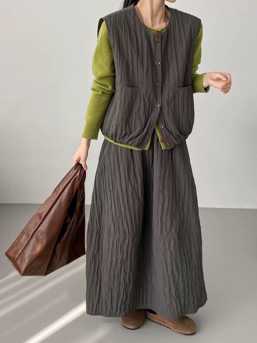 Two-Piece Set: Round Neck Vest and Skirt - Coordinated Knit Ensemble