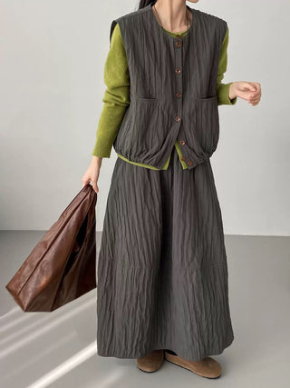 Two-Piece Set: Round Neck Vest and Skirt - Coordinated Knit Ensemble - PAINEVIDA