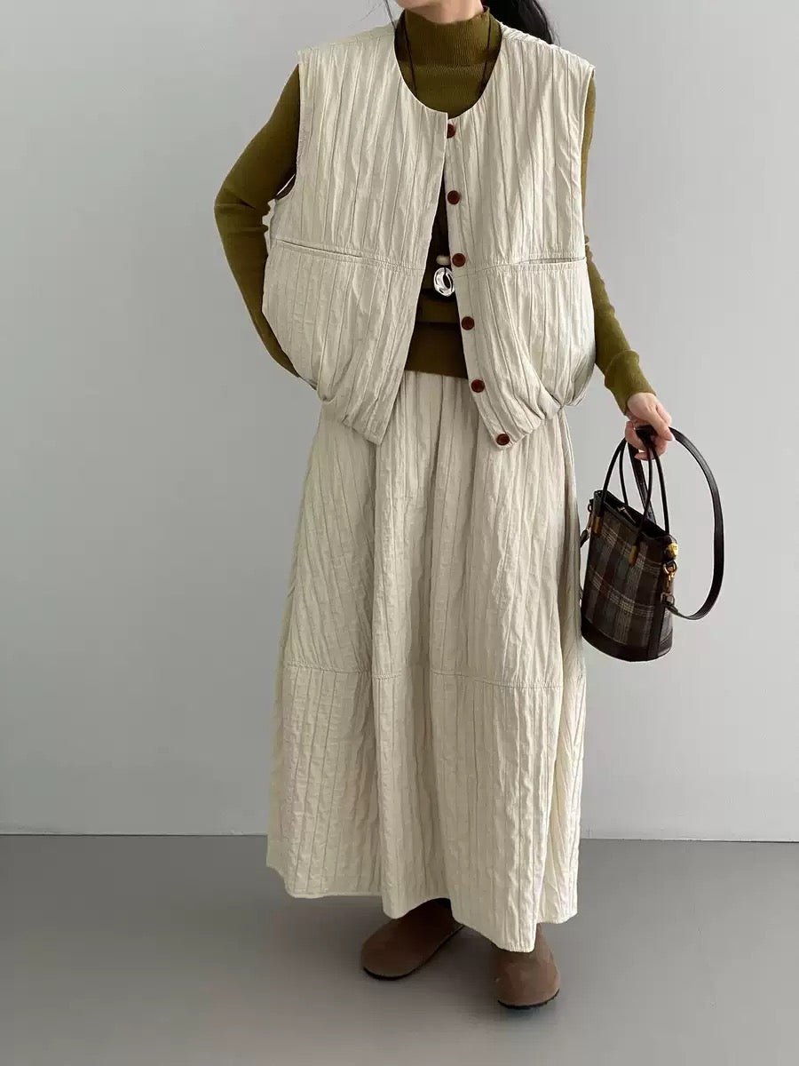 Two-Piece Set: Round Neck Vest and Skirt - Coordinated Knit Ensemble