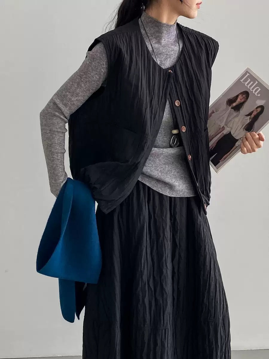 Two-Piece Set: Round Neck Vest and Skirt - Coordinated Knit Ensemble