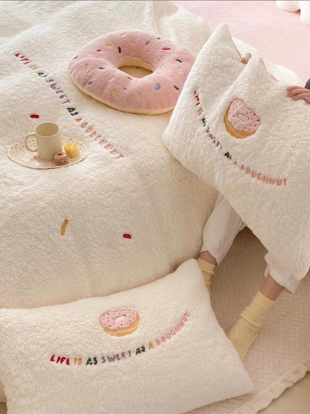 Donut Soft Lambswool Warm Bed Four Piece Sheet Set