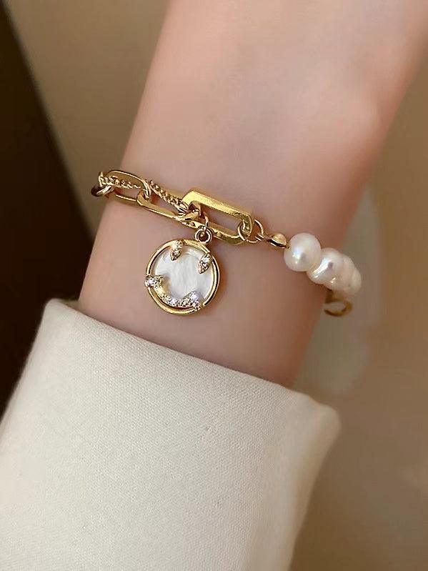 Simple Shell Pearl Bracelet by painevida