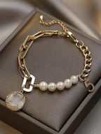 Simple Shell Pearl Bracelet by painevida