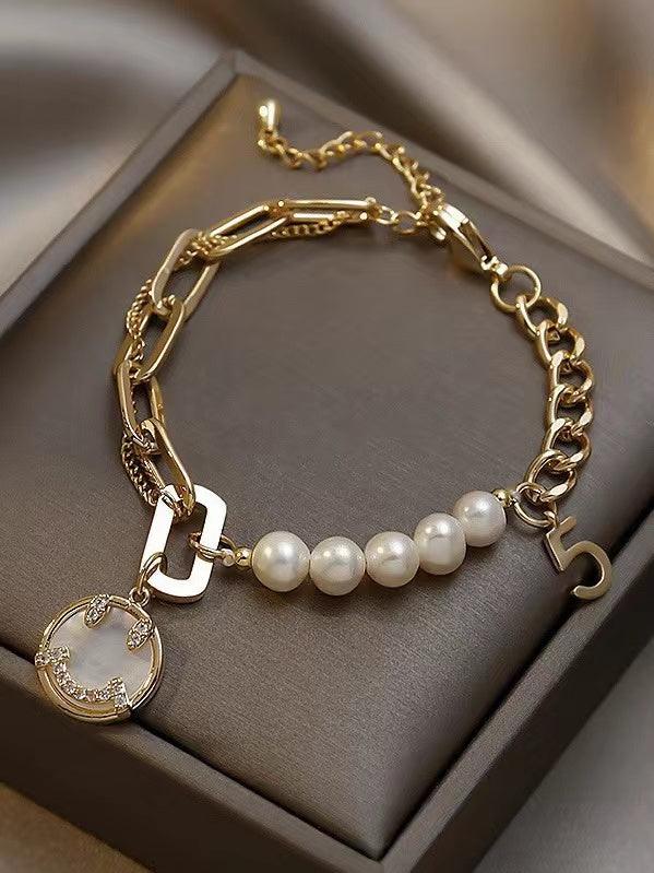 Simple Shell Pearl Bracelet by painevida