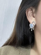 Lava Cutout Heart Stud Earrings - PAINEVIDA