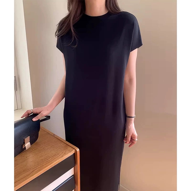 Round Neck Slit Knit Dress