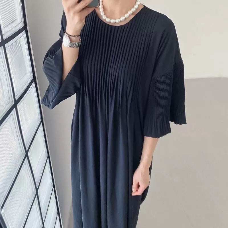 Round Neck Pleated Long Dress - PAINEVIDA