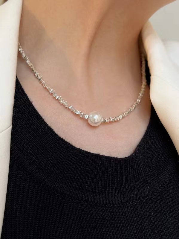 Mini Triangle Geometric Shard Silver Necklace - PAINEVIDA