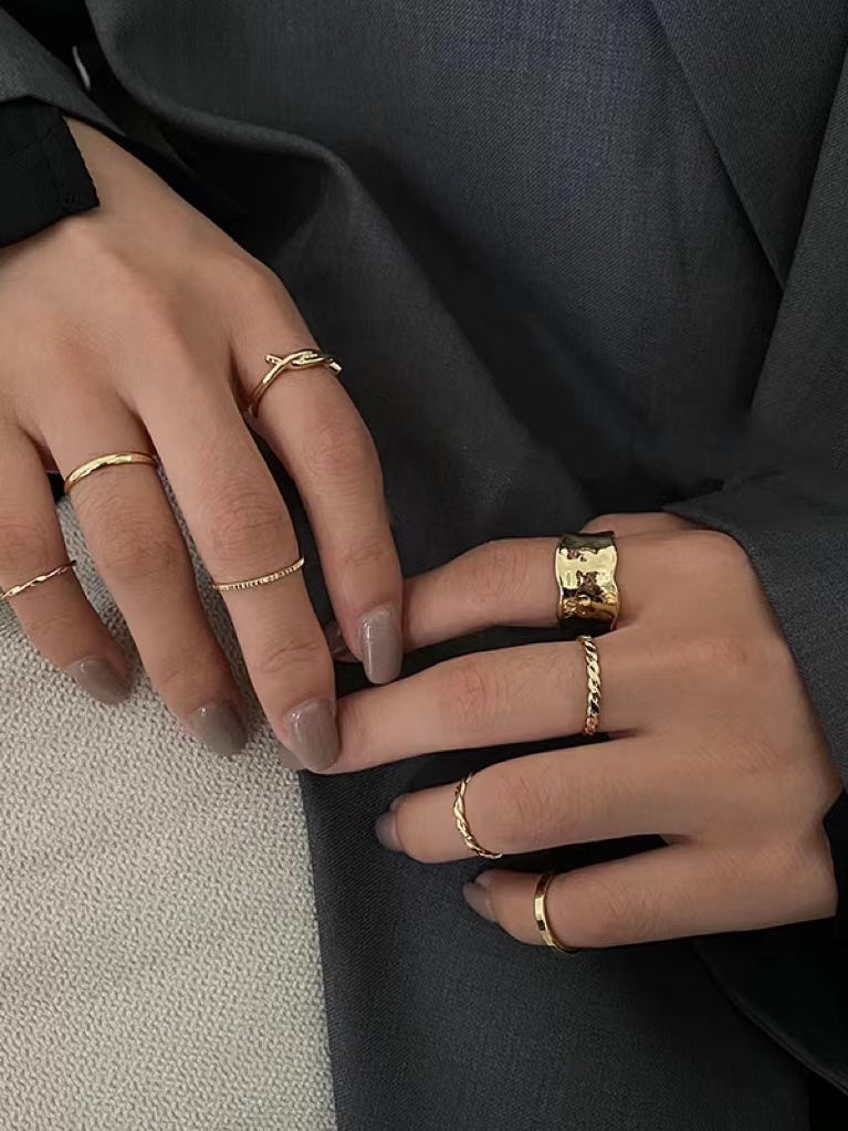 Simple Design 8 Rings set - PAINEVIDA