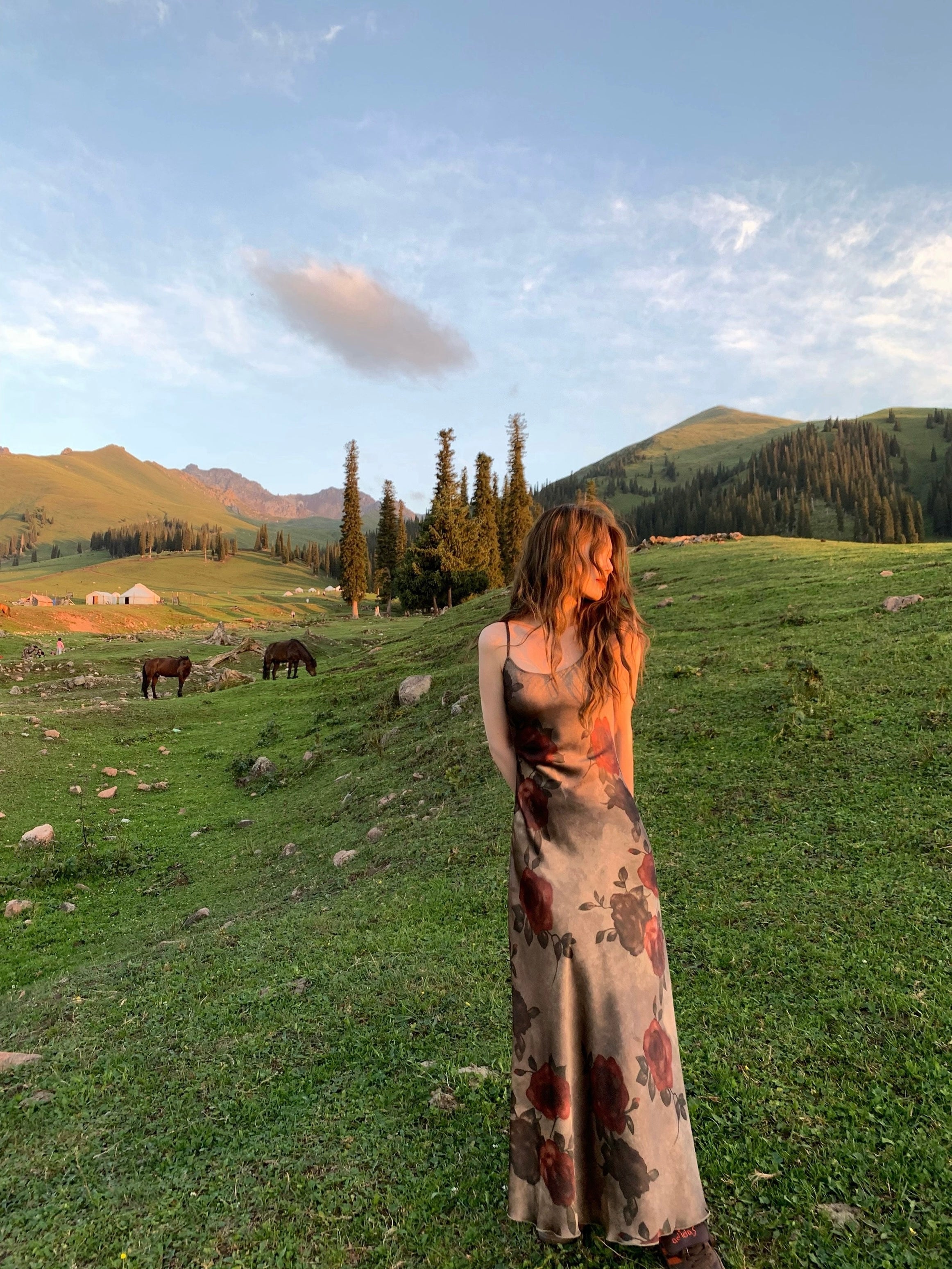 Vintage Floral Print V-Neck Slip Dress - PAINEVIDA