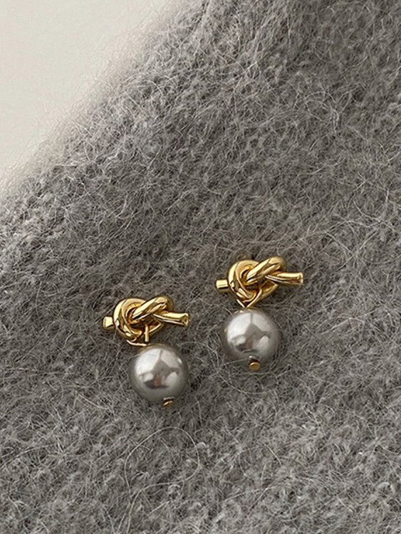 Retro Knotted Metal Gray Pearl Stud Earring - PAINEVIDA