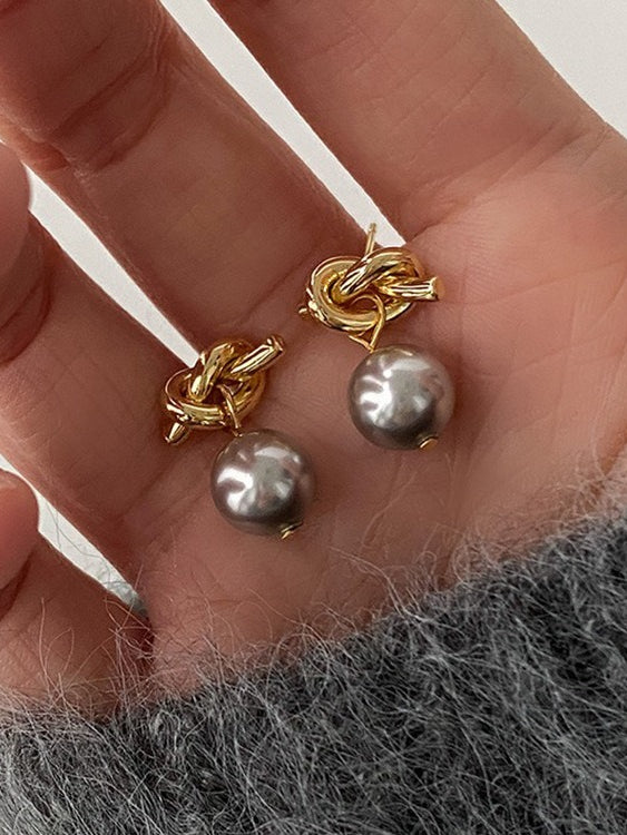 Retro Knotted Metal Gray Pearl Stud Earring - PAINEVIDA