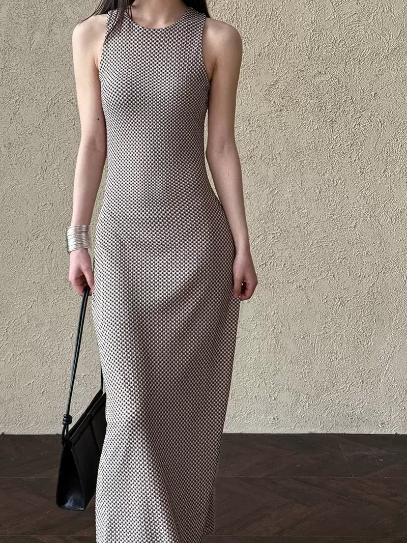Retro-Style Sleeveless Dress
