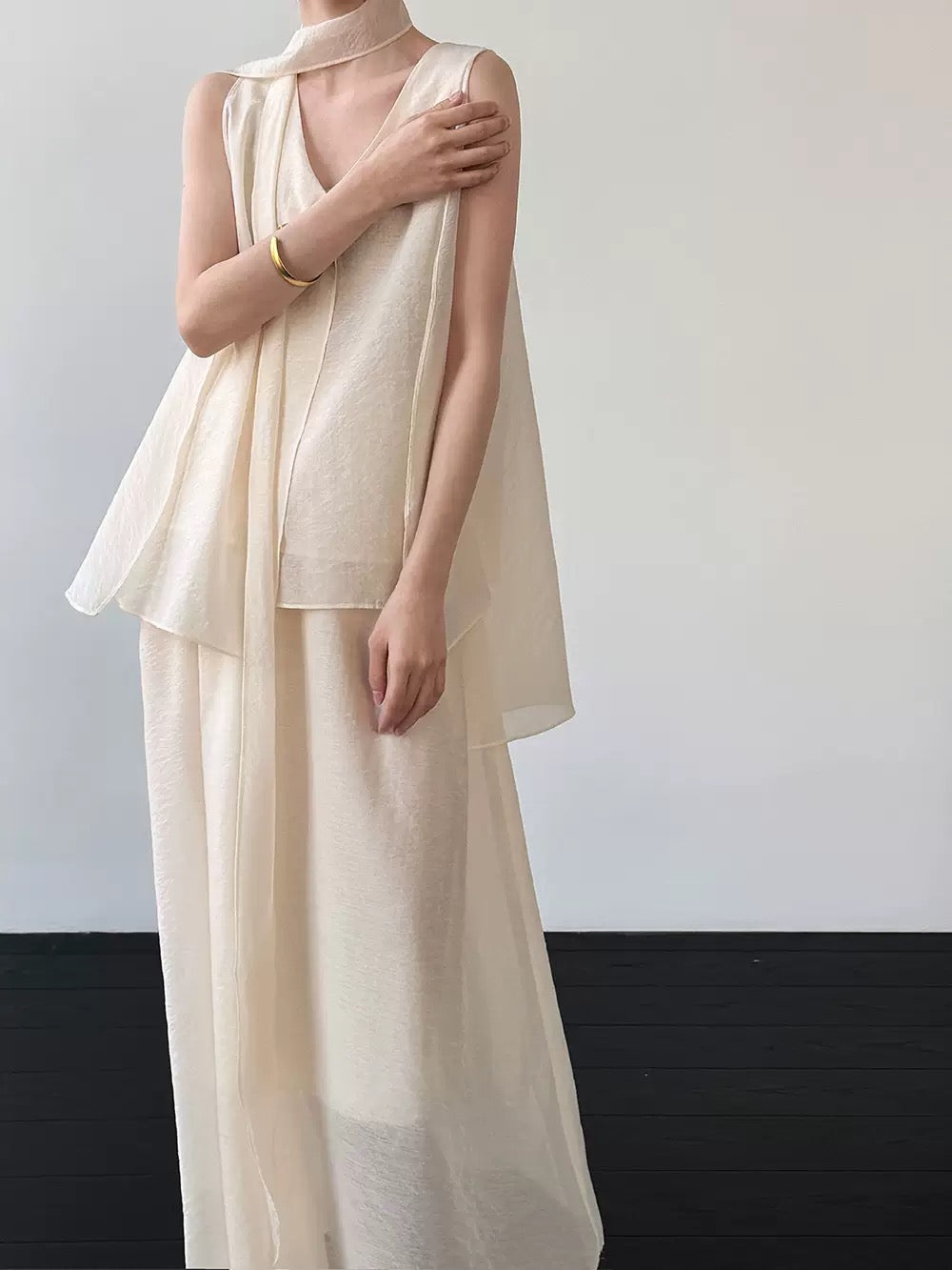 Ribbon-Trimmed Set Tank Top + Sheer Breathable Skirt