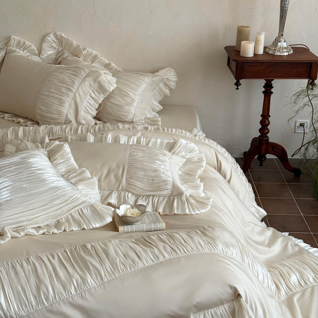 Silk White French Retro Cotton Four-piece Bedding Set