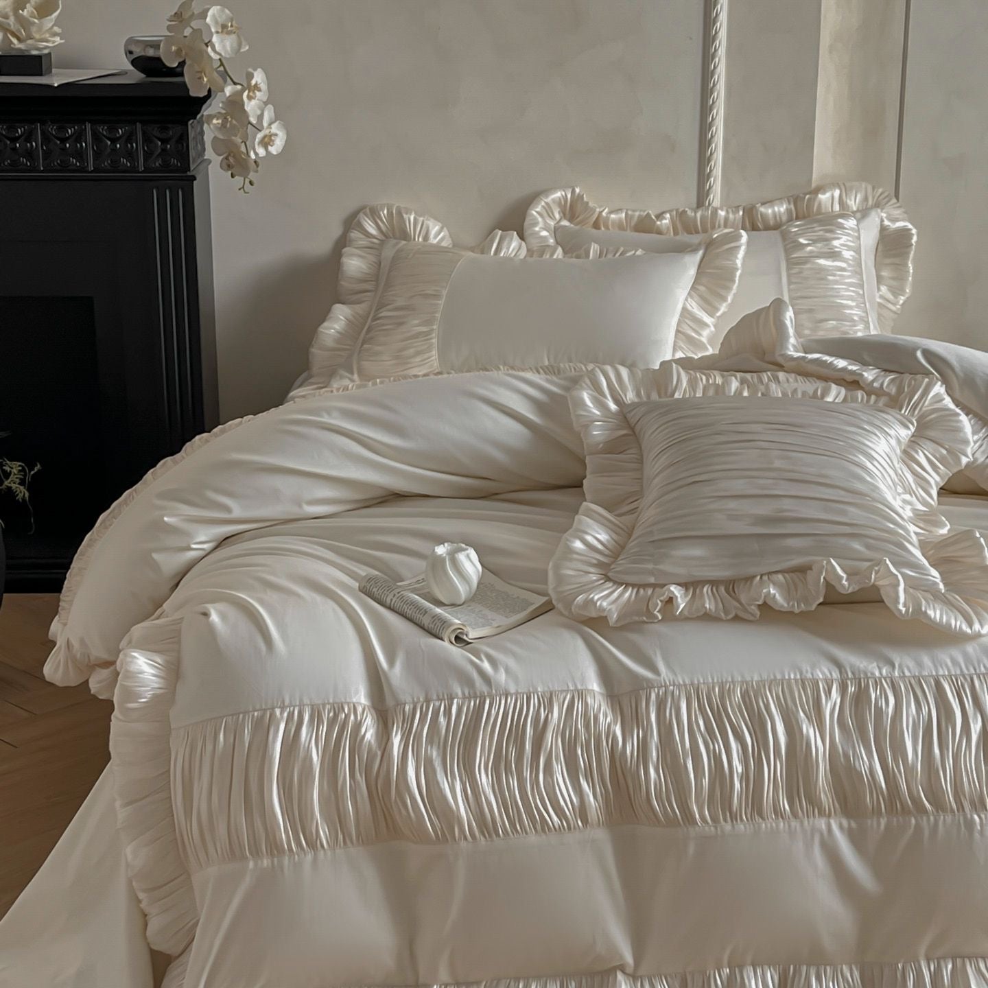 Silk White French Retro Cotton Four-piece Bedding Set