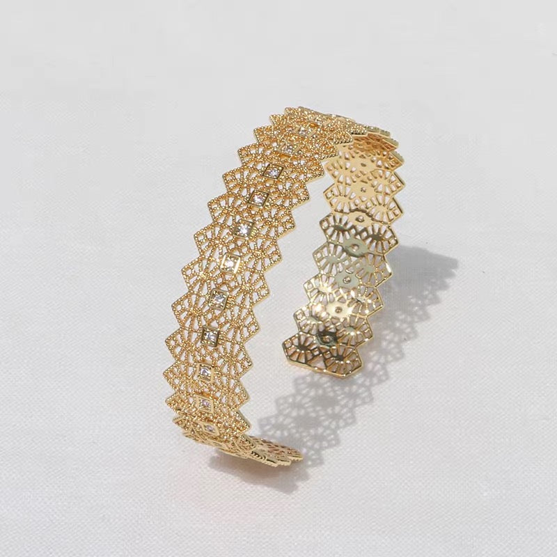 Lace-Carved Bangle | 18K Gold & Silver - PAINEVIDA