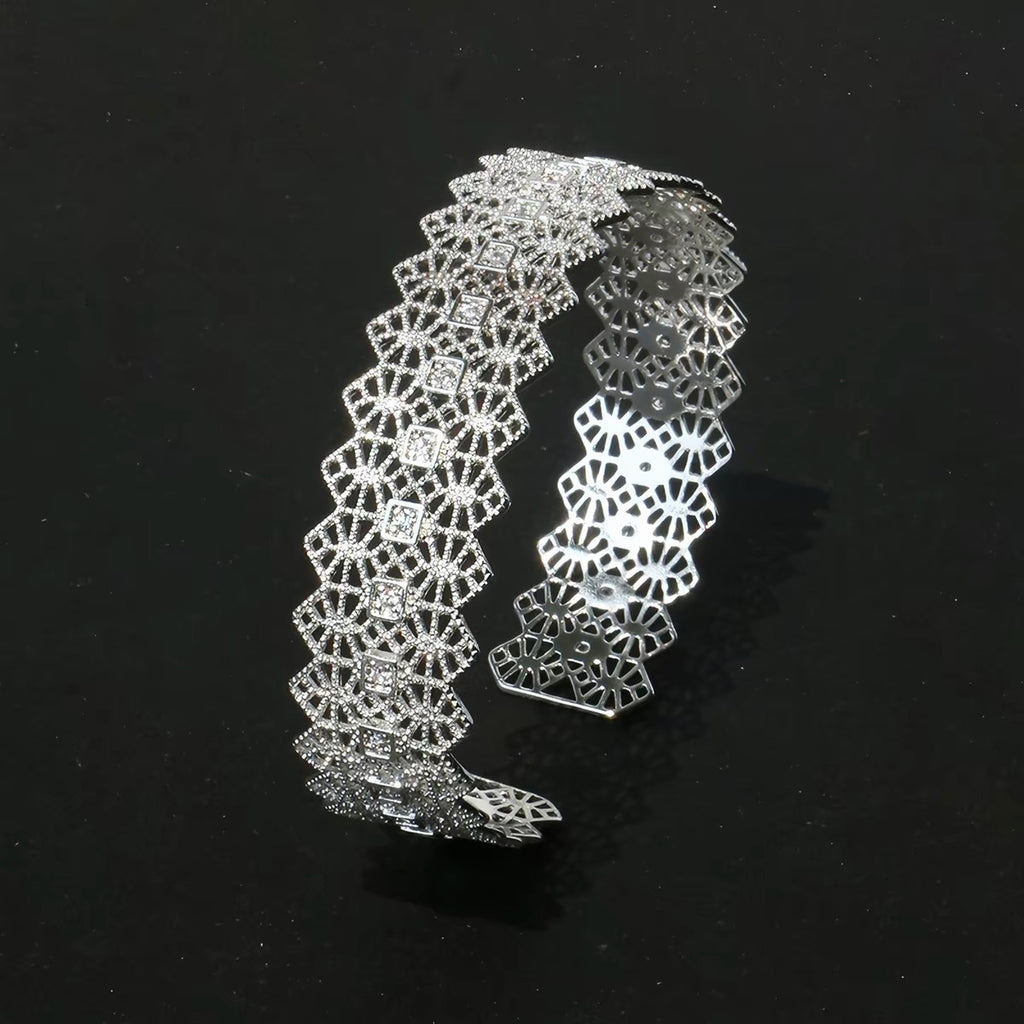 Lace-Carved Bangle | 18K Gold & Silver - PAINEVIDA