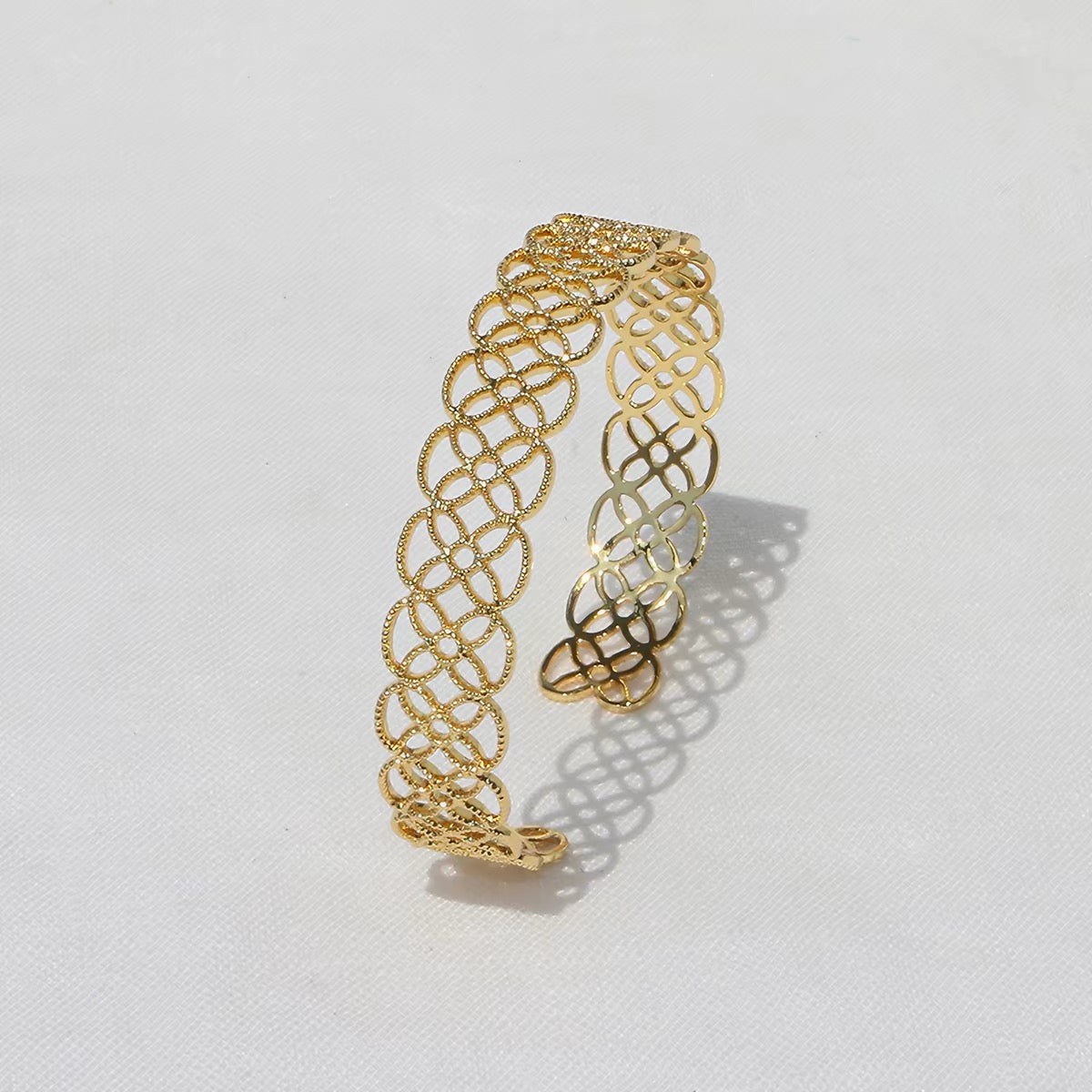 Lace-Carved Bangle | 18K Gold & Silver - PAINEVIDA