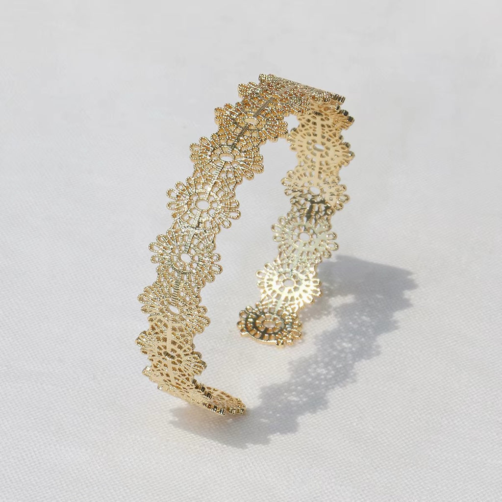 Lace-Carved Bangle | 18K Gold & Silver - PAINEVIDA