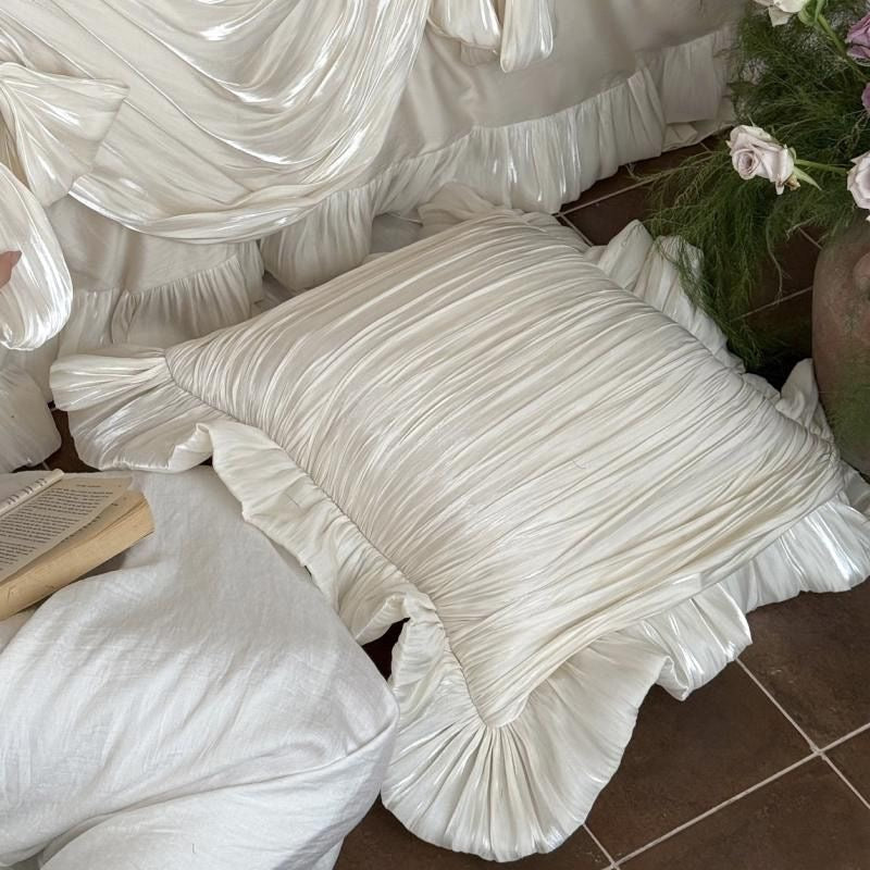 Silk White French Retro Cotton Four-piece Bedding Set - PAINEVIDA