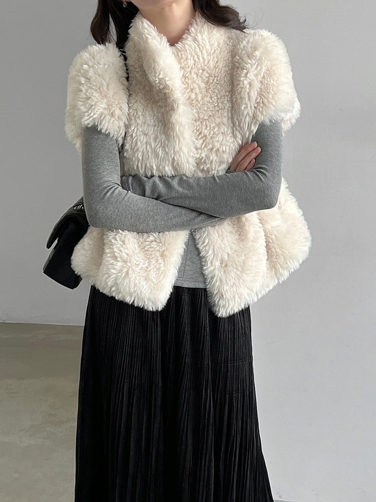 Ivory plush vest with a generous collar