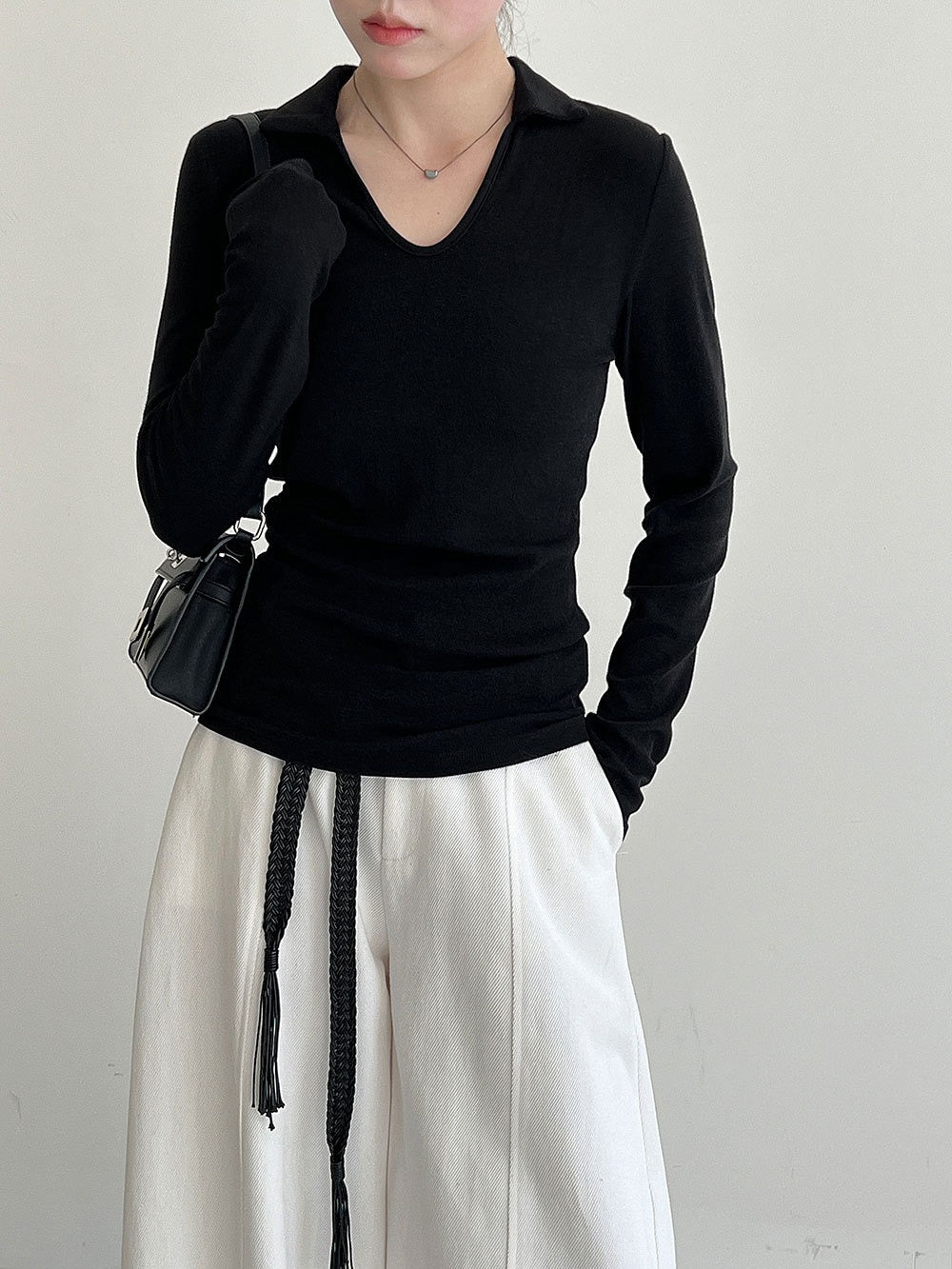 Simple Fit V-neck Basic Shirt