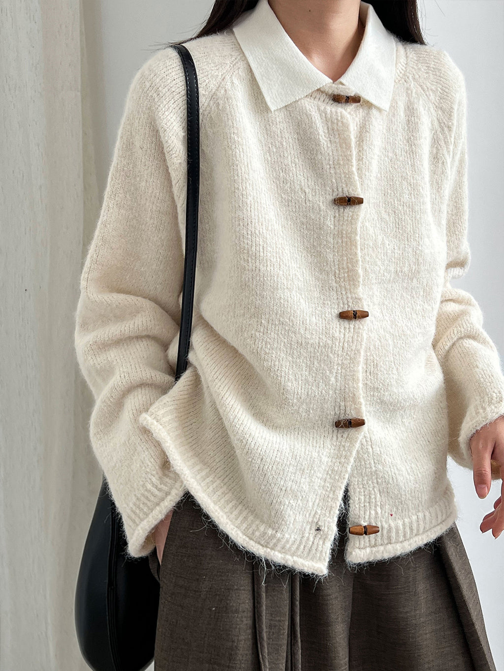 Horn Button Knitted cardigan