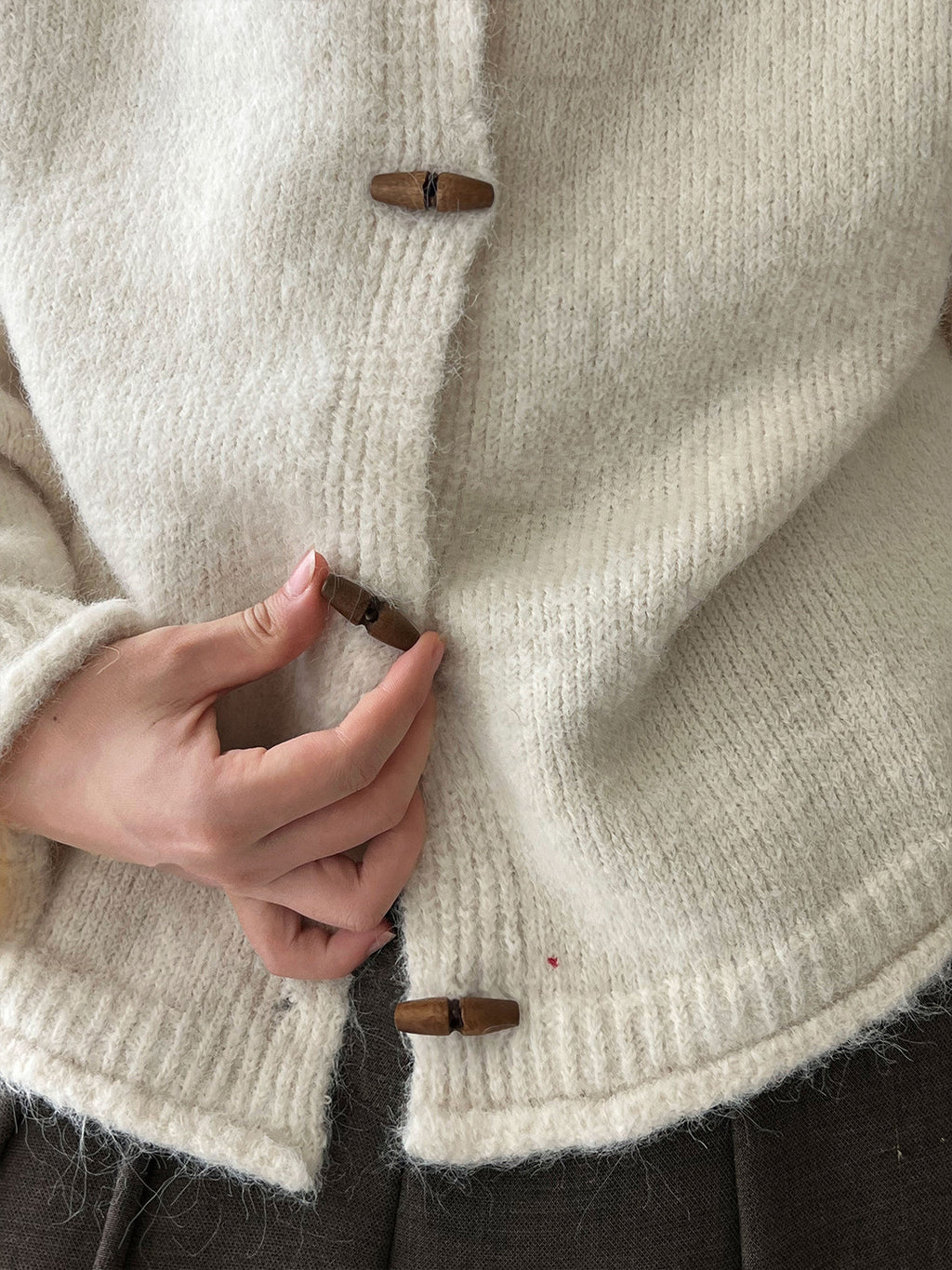 Horn Button Knitted cardigan