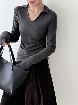 Simple Fit V-neck Basic Shirt by painevida