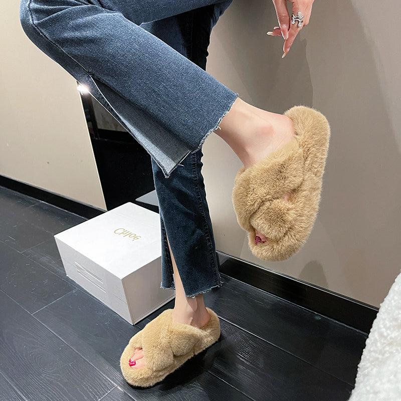Fashion Plush Slippers by painevida